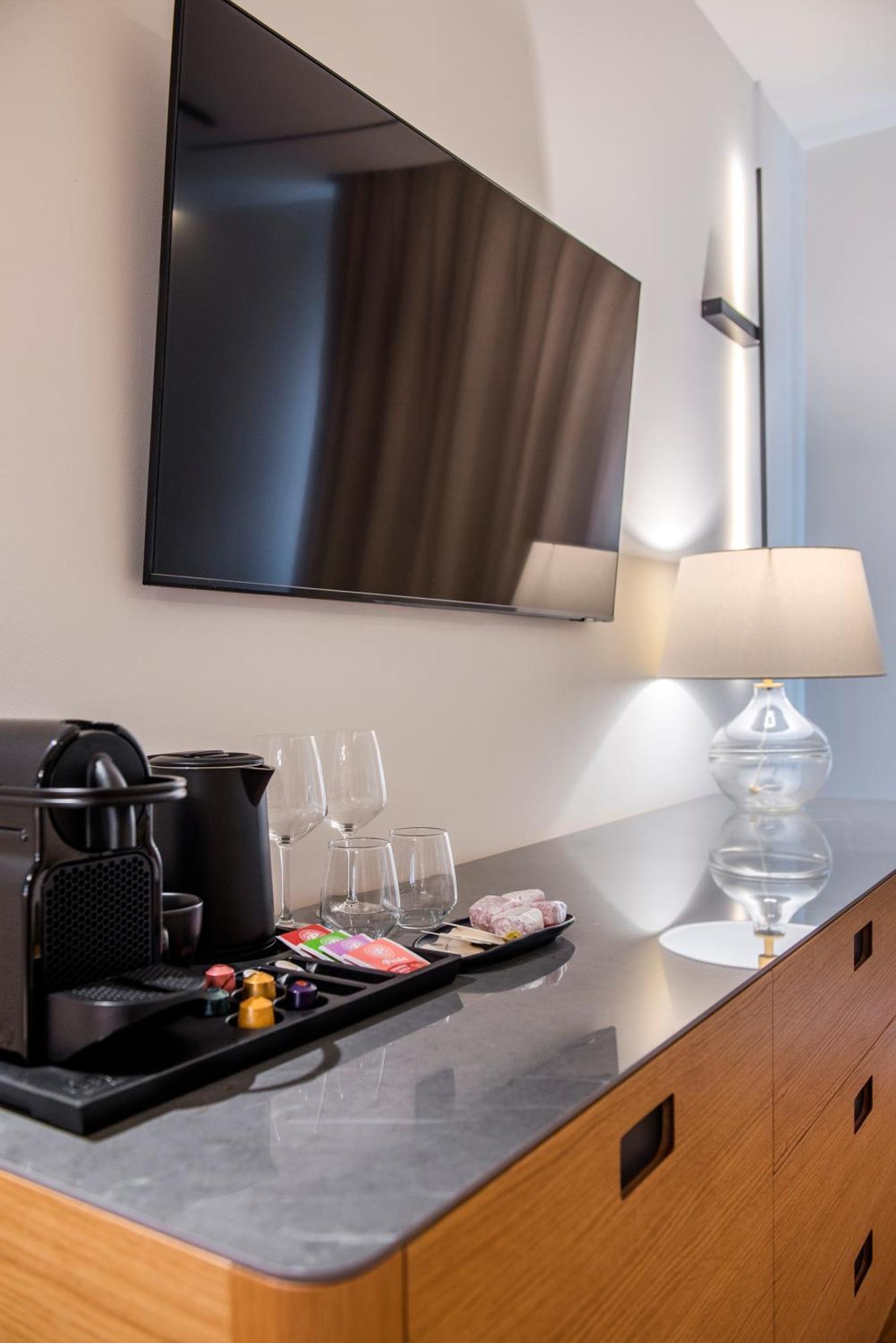 Anaya Suites แอร์มูโปลี ภายนอก รูปภาพ